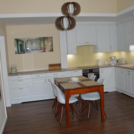 M2-Apartment Сомбатгей Екстер'єр фото